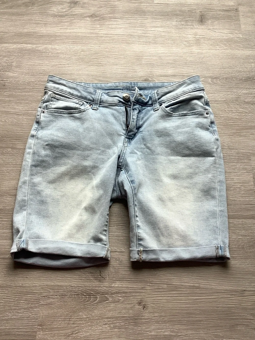 Time & Tru Light Wash Denim Bermuda Mid Rise Shorts
